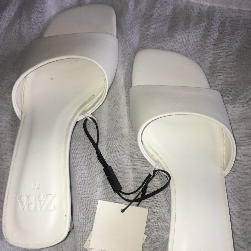 ZARA Thick Heeled Sandals - Picture 3 of 4